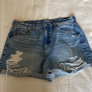 American Eagle mom short